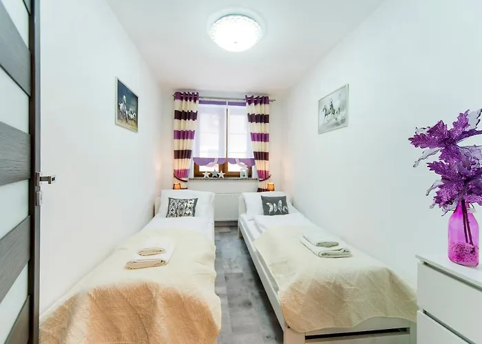 Eleganckie I Stylowe Sun Seasons 24 W Karpaczu Z Parkingiem By Renters